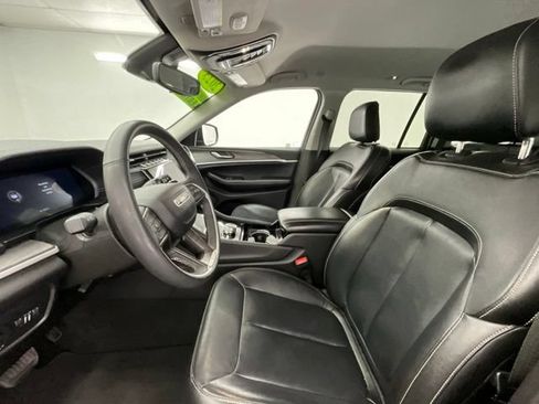 Used 2023 Jeep Grand Cherokee Limited AWD/4WD image 15