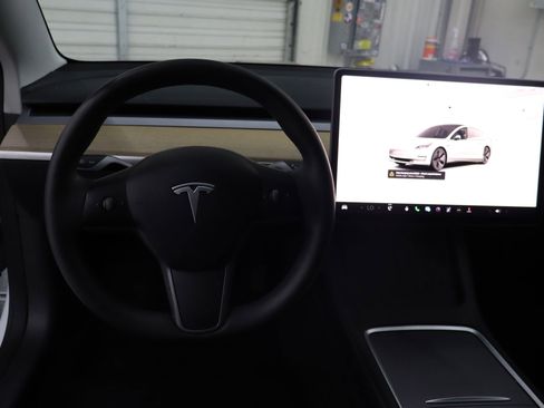 Used 2023 Tesla Model 3 Standard Range image 20