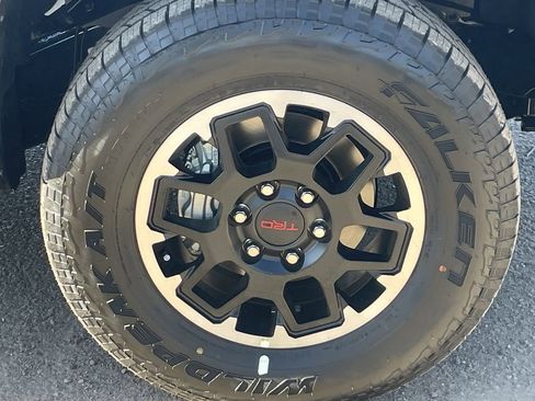 New 2025 Toyota Tacoma TRD Off-Road image 10