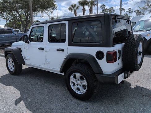 Used 2018 Jeep Wrangler Unlimited Sport S AWD/4WD image 7