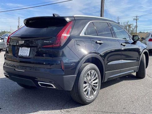 Used 2024 Cadillac XT4 Premium Luxury image 3