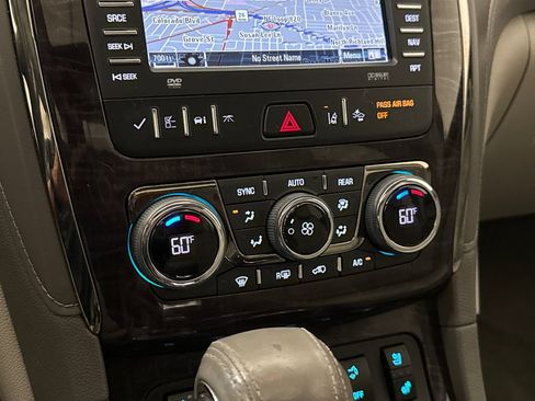 Used 2016 Buick Enclave Premium w/ Experience Buick Package FWD image 27