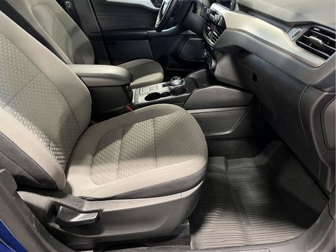 Used 2022 Ford Escape SE w/ Cold Weather Package FWD image 12