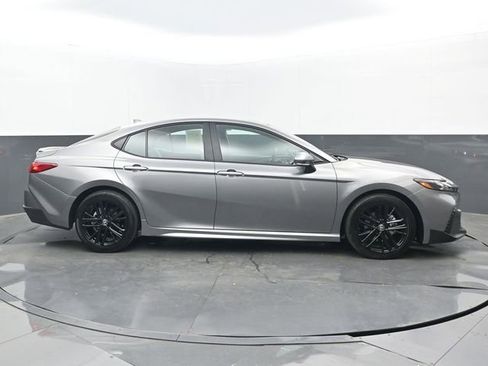 Used 2026 Toyota Camry SE image 2