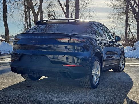 Certified 2023 Porsche Cayenne Platinum Edition image 7