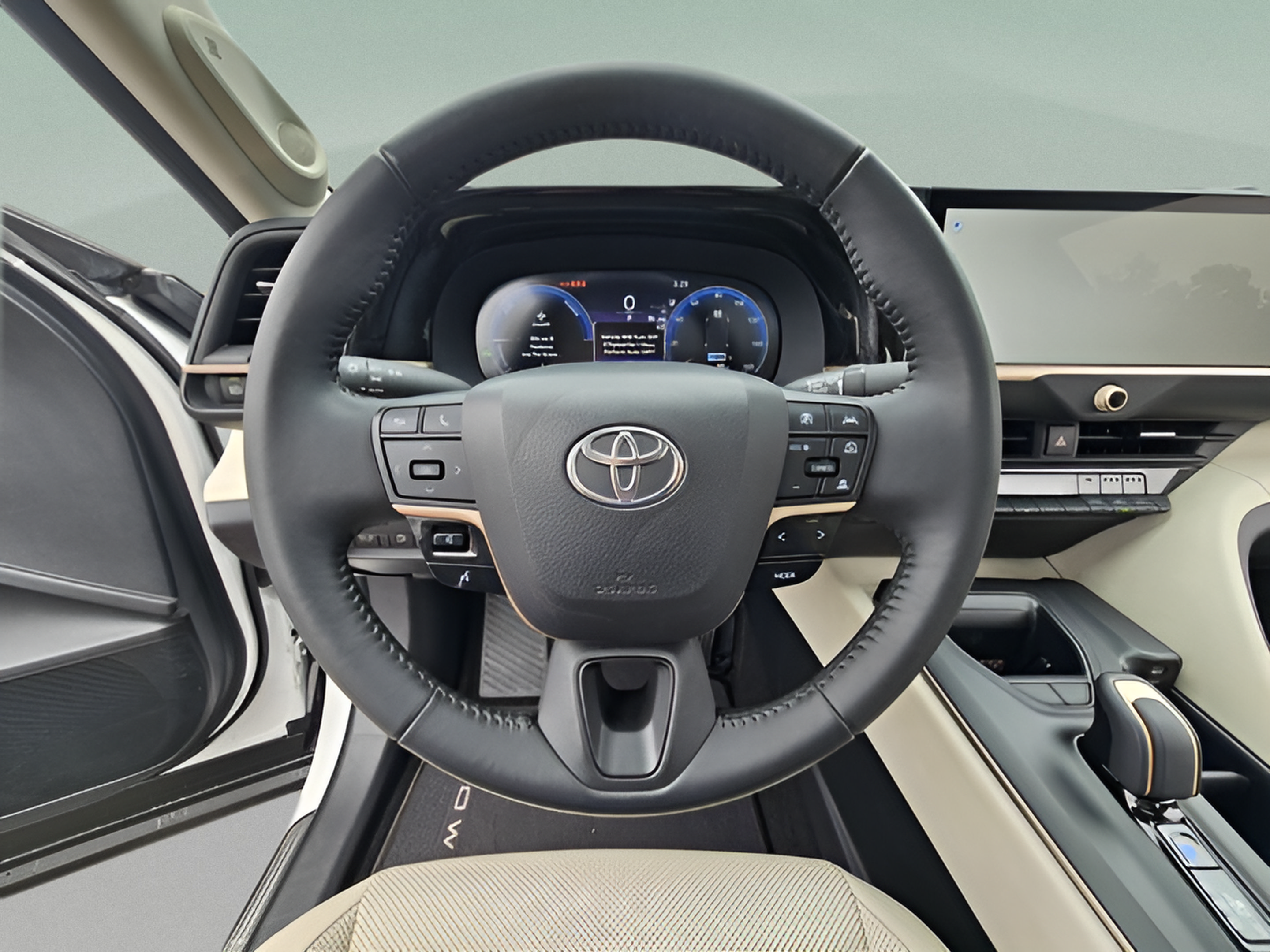 Used 2023 Toyota Crown AWD/4WD image 23