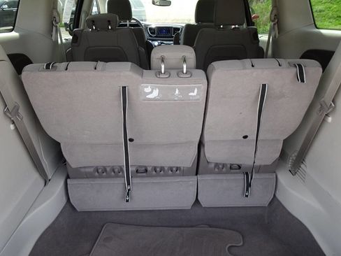 Used 2018 Chrysler Pacifica Touring Plus FWD image 9