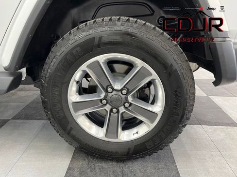 Used 2020 Jeep Wrangler Unlimited Sahara AWD/4WD image 13