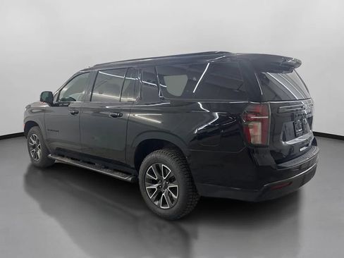 Used 2021 Chevrolet Suburban Z71 w/ Z71 Signature Package AWD/4WD image 7