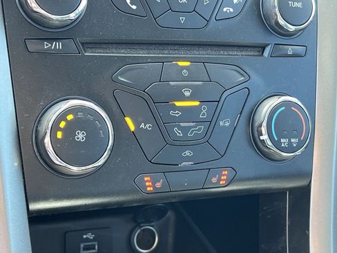 Certified 2017 Ford Fusion SE FWD image 28