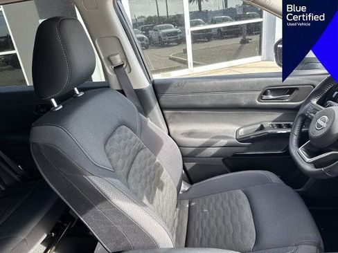 Used 2025 Nissan Pathfinder SV AWD/4WD image 14