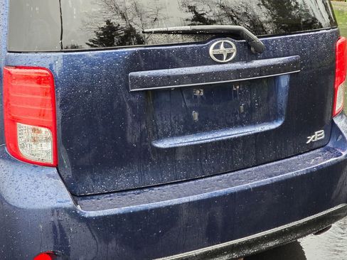 Used 2015 Scion xB image 32