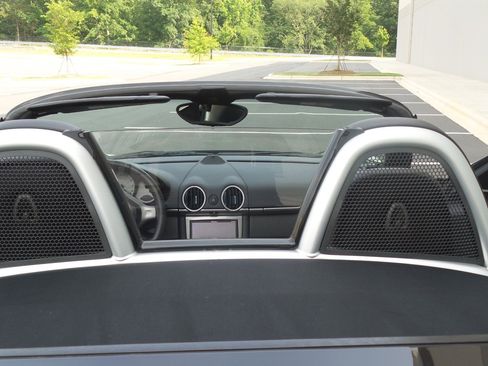 Used 2005 Porsche Boxster S image 39