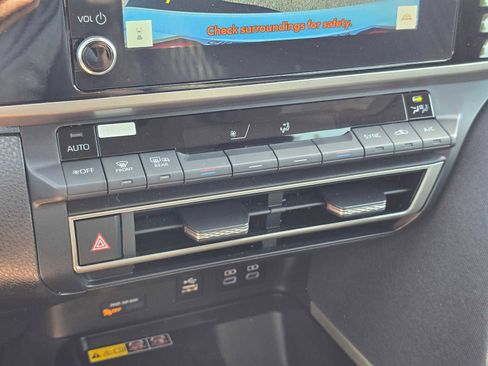 Certified 2025 Toyota Camry LE FWD image 32