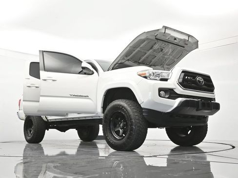 Used 2021 Toyota Tacoma SR5 AWD/4WD image 50