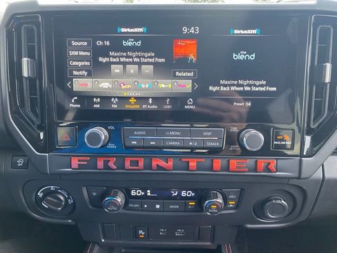 Used 2025 Nissan Frontier PRO-4X AWD/4WD image 22