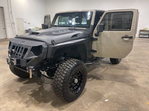 Used 2018 Jeep Wrangler Unlimited Sport S AWD/4WD image 25