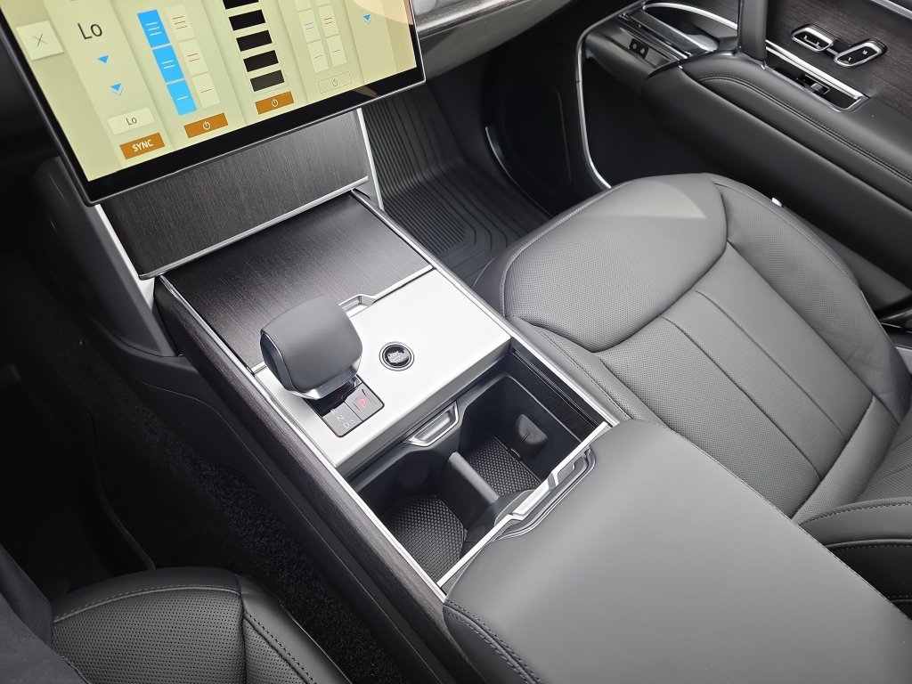 New 2026 Land Rover Range Rover SE AWD/4WD image 18