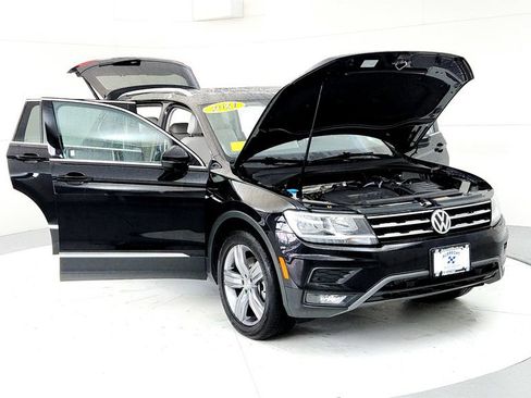 Used 2021 Volkswagen Tiguan SEL AWD/4WD image 9