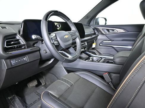 Used 2025 Chevrolet Traverse High Country w/ LPO, Floor Liner Package AWD/4WD image 24