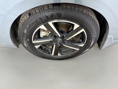 Used 2024 Nissan Sentra SV FWD image 28