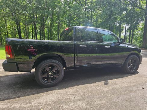 Used 2014 RAM 1500 Express w/ Black Ram 1500 Express Group AWD/4WD image 5