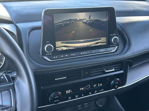 Used 2025 Nissan Rogue SV FWD image 23