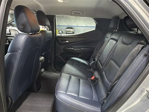 Used 2023 Chevrolet Bolt EUV Premier image 13