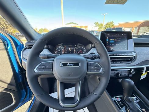 New 2026 Jeep Compass Latitude image 13