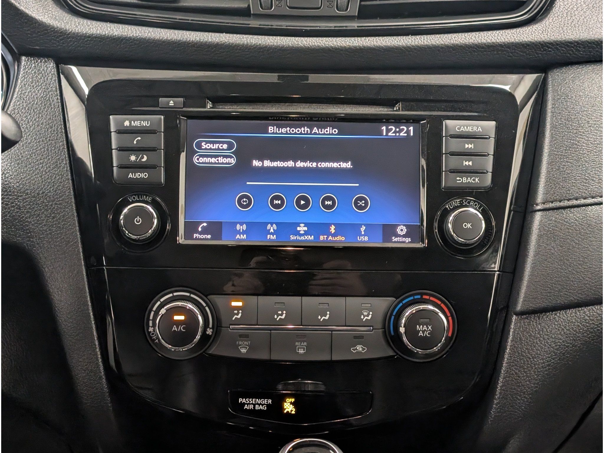 Used 2018 Nissan Rogue S AWD/4WD image 14