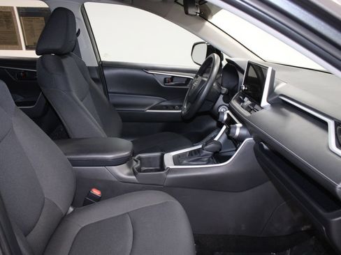 Used 2025 Toyota RAV4 LE AWD/4WD image 23