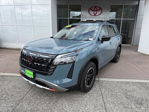 Used 2026 Nissan Pathfinder Rock Creek AWD/4WD image 2