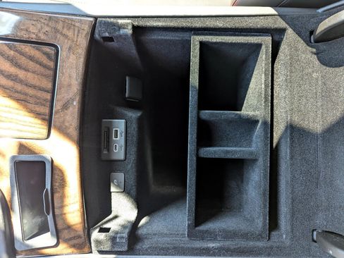 Used 2022 Cadillac Escalade ESV Sport Platinum image 32