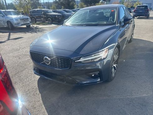 Used 2025 Volvo S60 B5 Plus image 8