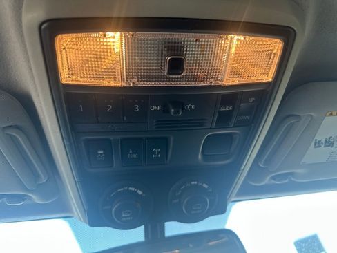 Used 2019 Toyota 4Runner TRD Off-Road Premium AWD/4WD image 28