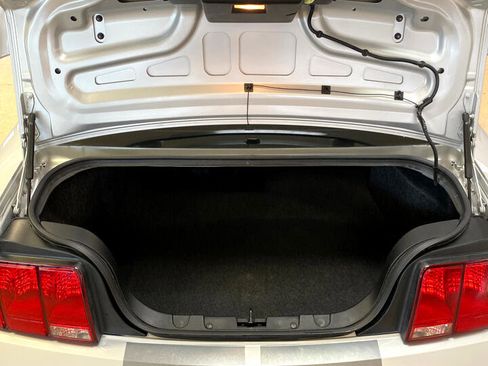 Used 2006 Ford Mustang GT image 39