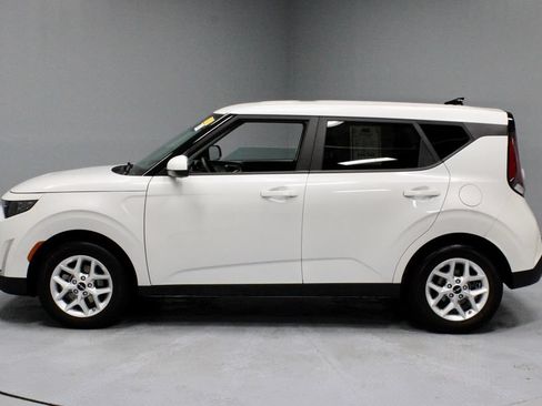 Used 2024 Kia Soul LX w/ Option Group 015 FWD image 7