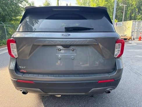 Used 2024 Ford Explorer XLT w/ Equipment Group 202A RWD image 14