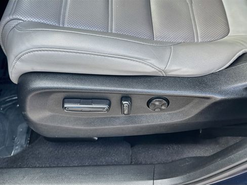 Certified 2022 Honda CR-V Touring image 18