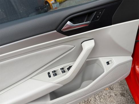 Used 2019 Volkswagen Jetta S w/ Driver Assistance Package image 11
