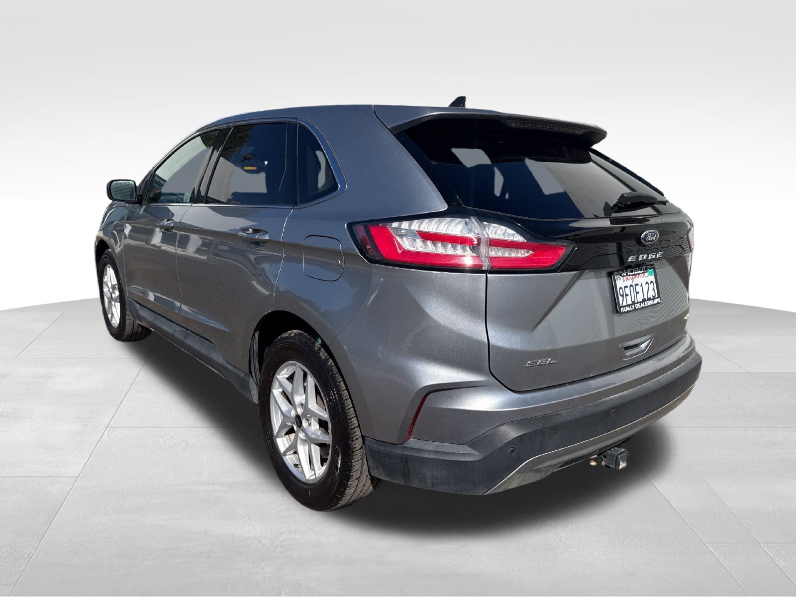 Used 2023 Ford Edge SEL AWD/4WD image 3