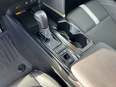 Used 2025 Toyota Camry SE image 24