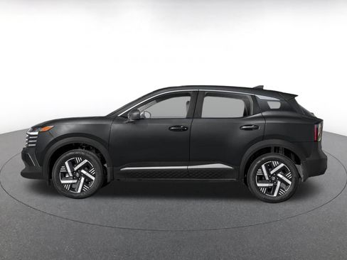 Used 2025 Nissan Kicks SV AWD/4WD image 3