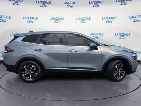 Used 2023 Kia Sportage EX FWD image 3