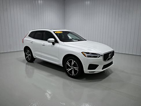 Used 2018 Volvo XC60 T6 R-Design w/ Vision Package AWD/4WD image 3