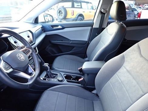 Used 2022 Volkswagen Taos SE image 15