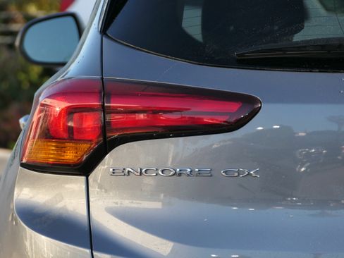 Used 2022 Buick Encore GX Preferred image 4