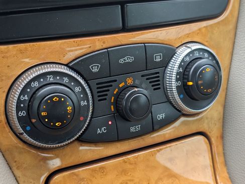 Used 2004 Mercedes-Benz SL 500 image 11