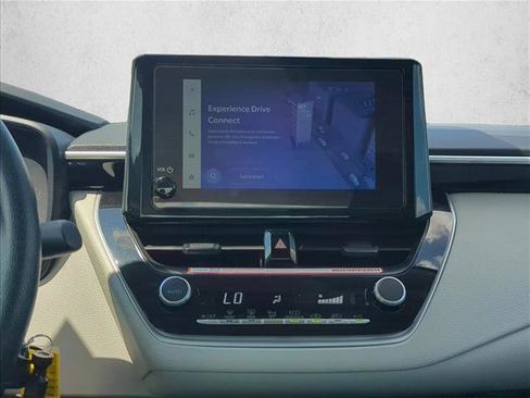 Used 2025 Toyota Corolla LE FWD image 19