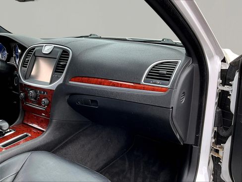 Used 2013 Chrysler 300 w/ Driver Convenience Group RWD image 25